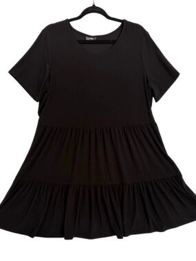 Nicole Miller Black Short Sleeve Tiered Dress